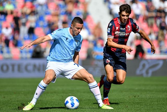 包含佛罗伦萨球队备战新赛季，球员状态逐渐回暖的词条