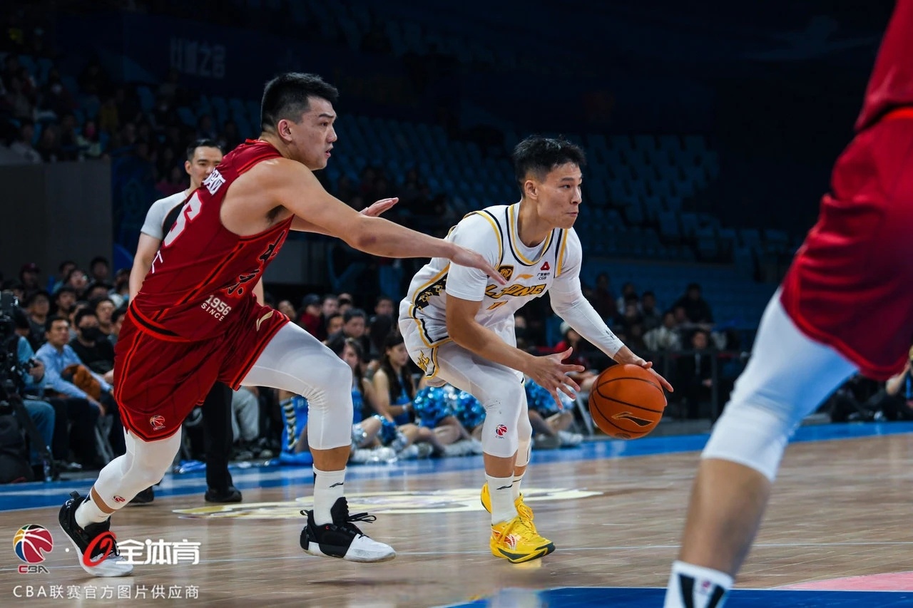 -广厦男篮大胜，做客逆转取得胜利