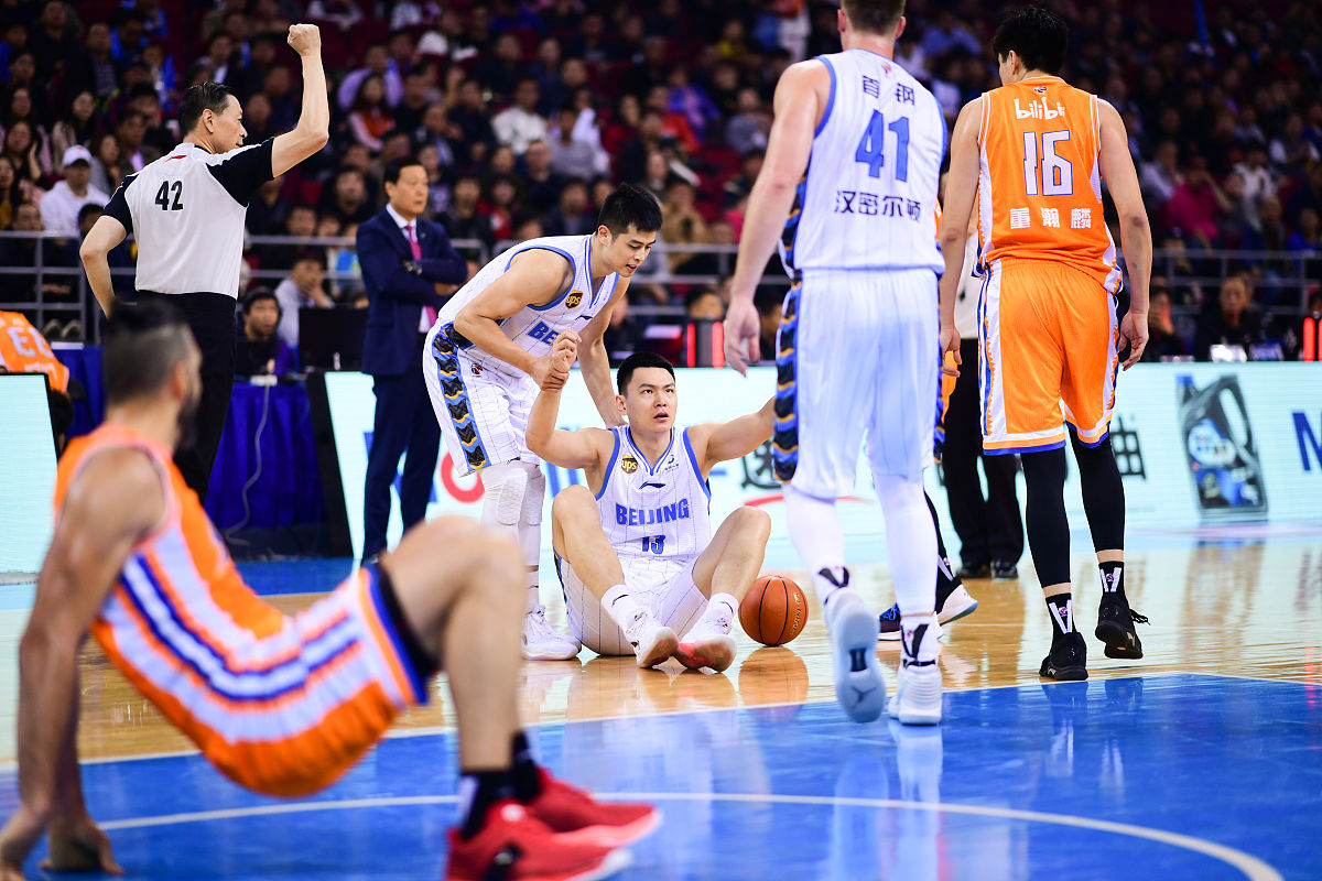 九游体育网页版登录入口-包含球队整体配合默契，比赛中战术运用得当的词条