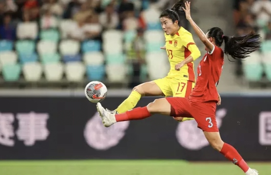 -女足比赛现场气氛火爆，中国队实力压倒的简单介绍