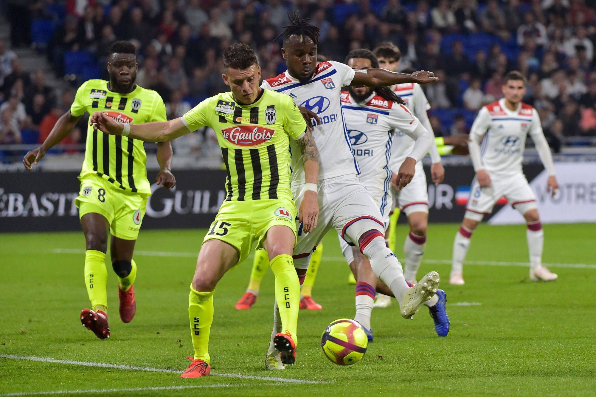 包含斯特拉斯堡队在主场比赛中后来居上,携手胜利的词条 包含斯特拉斯堡队在主场比赛中后来居上,携手胜利的词条