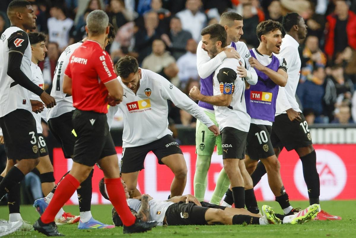 九游体育-关于瓦伦西亚客场险胜尤文图斯，晋级欧冠强的信息