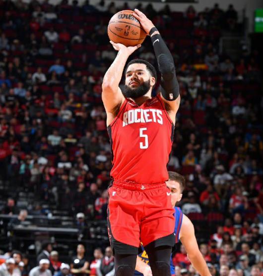 关于阿尔巴尼亚队在场上不敌对手，士气低落的信息