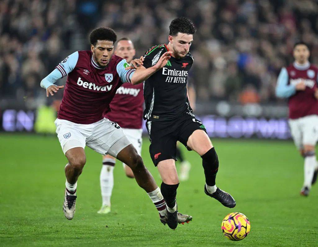 曼城紧随利物浦，助力英超争冠！的简单介绍