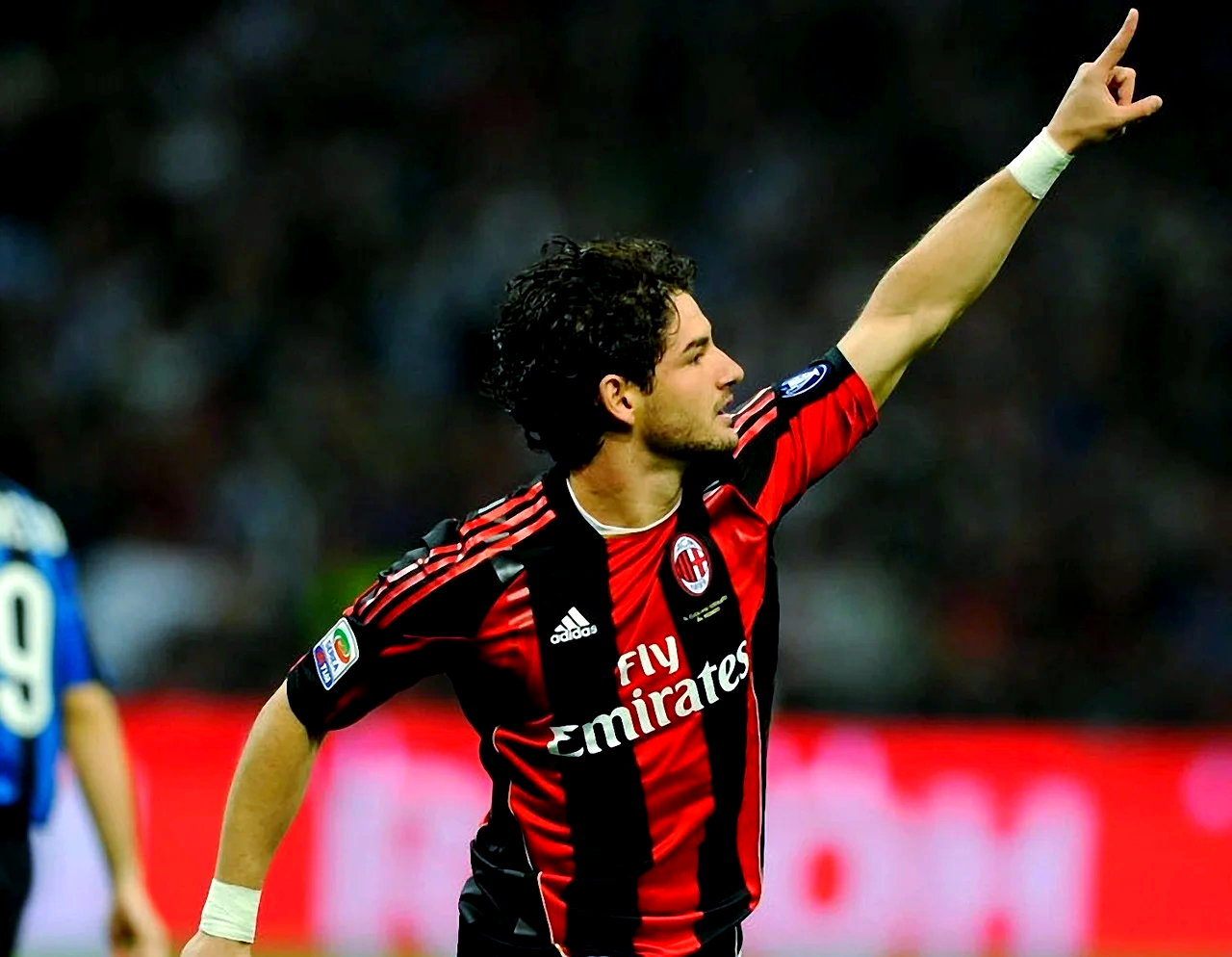 关于AC米兰再次胜出，继续保持不败战绩的信息