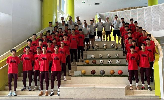 包含关键时刻球员亮剑,球队战术牢牢守住胜局的词条 包含关键时刻球员亮剑,球队战术牢牢守住胜局的词条