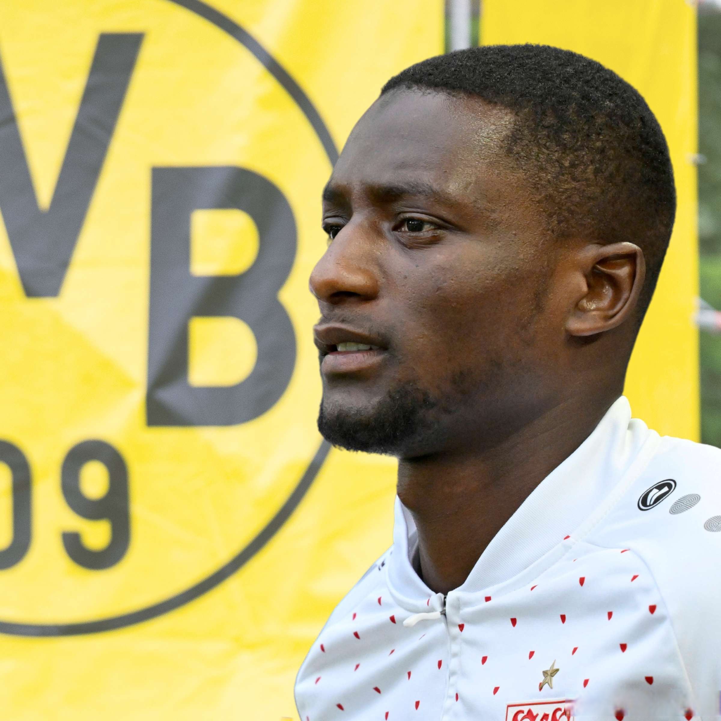 九游体育网页版入口-多特蒙德足球俱乐部队员受伤情况严重的简单介绍