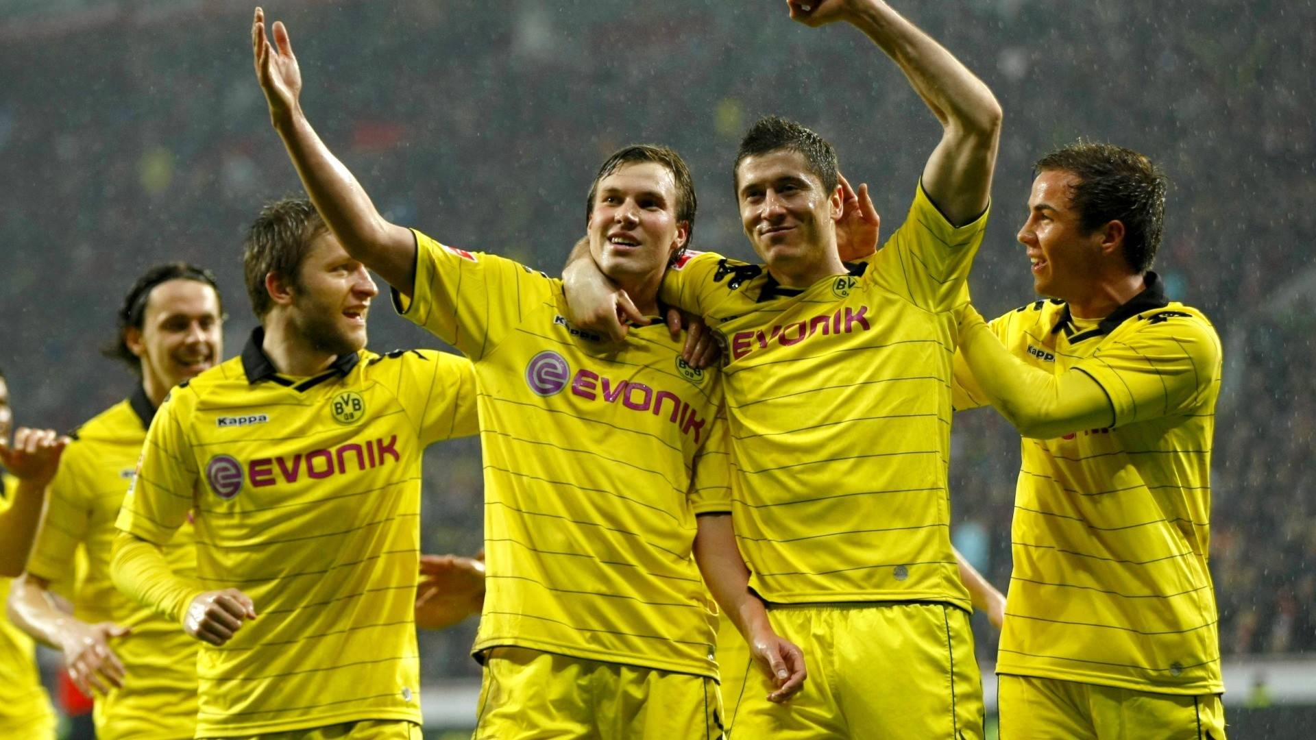 包含多特蒙德在国际赛场上脱颖而出，取得胜利的词条