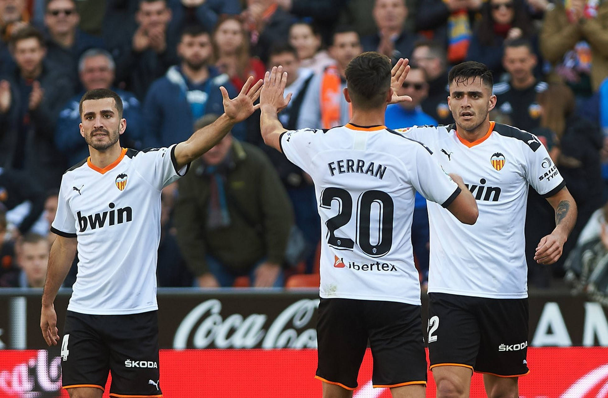 瓦伦西亚客场大胜莱加内斯，结束连败