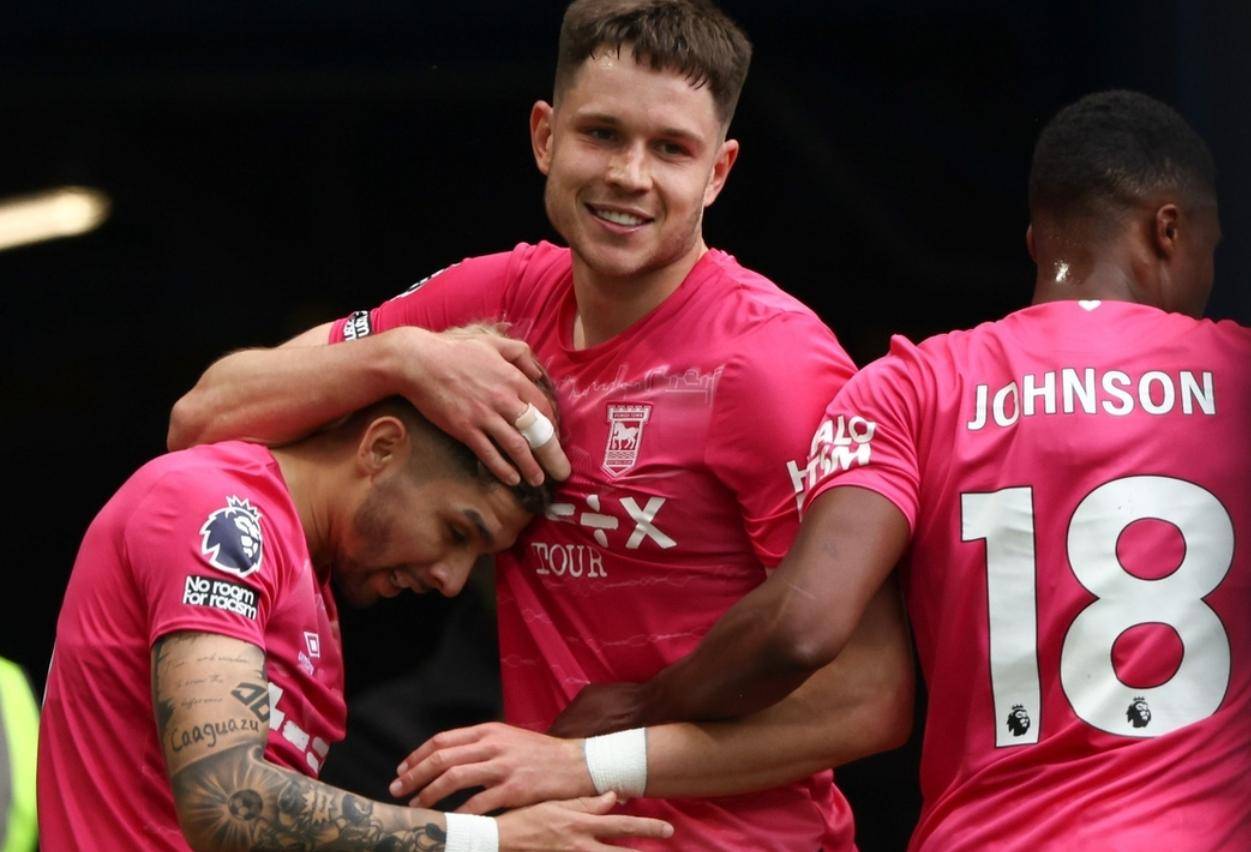 传奇降临！桑乔梅开二度助球队晋级