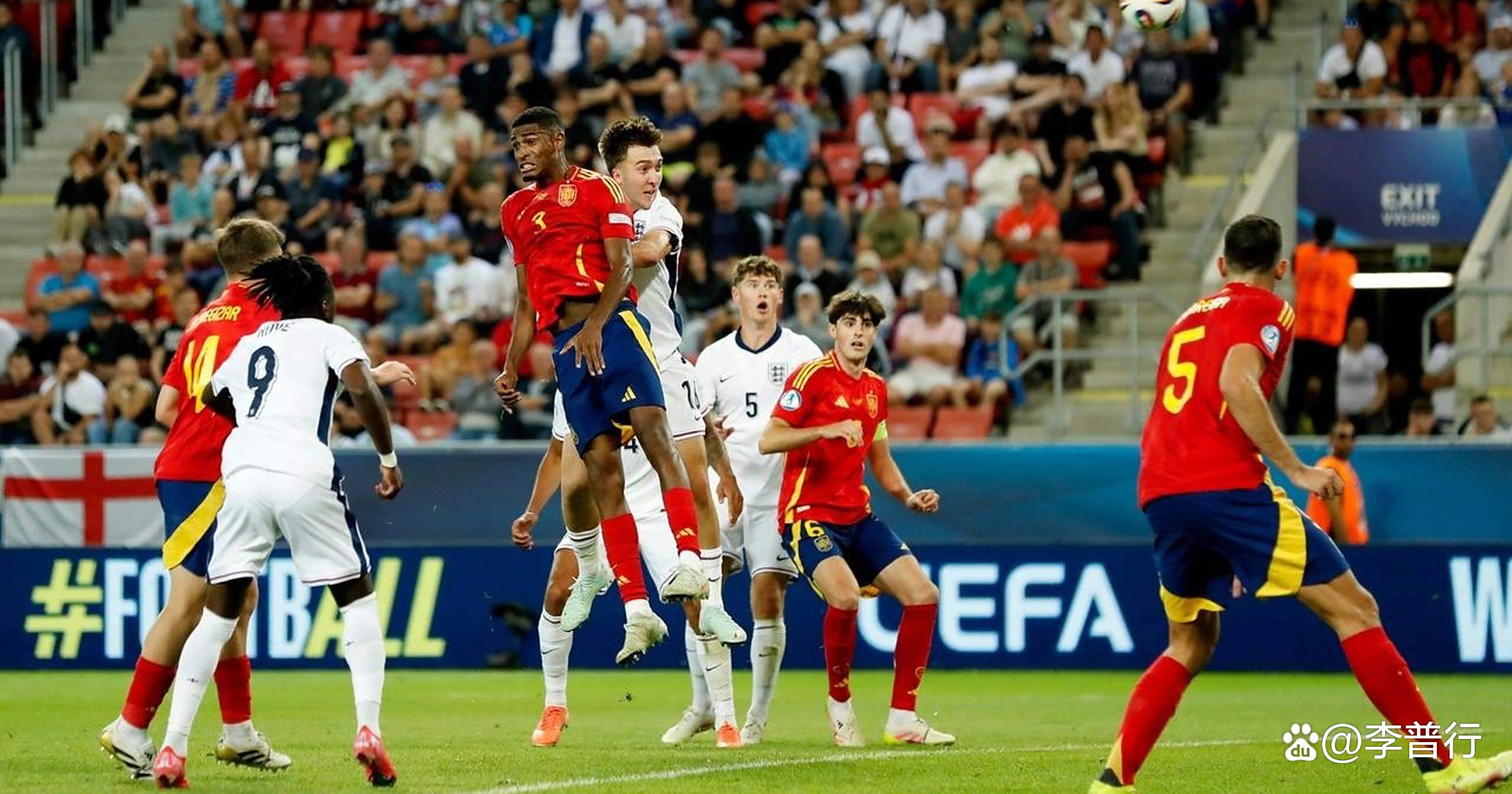 关于英格兰球队在比赛中实力超群，轻松取胜的信息