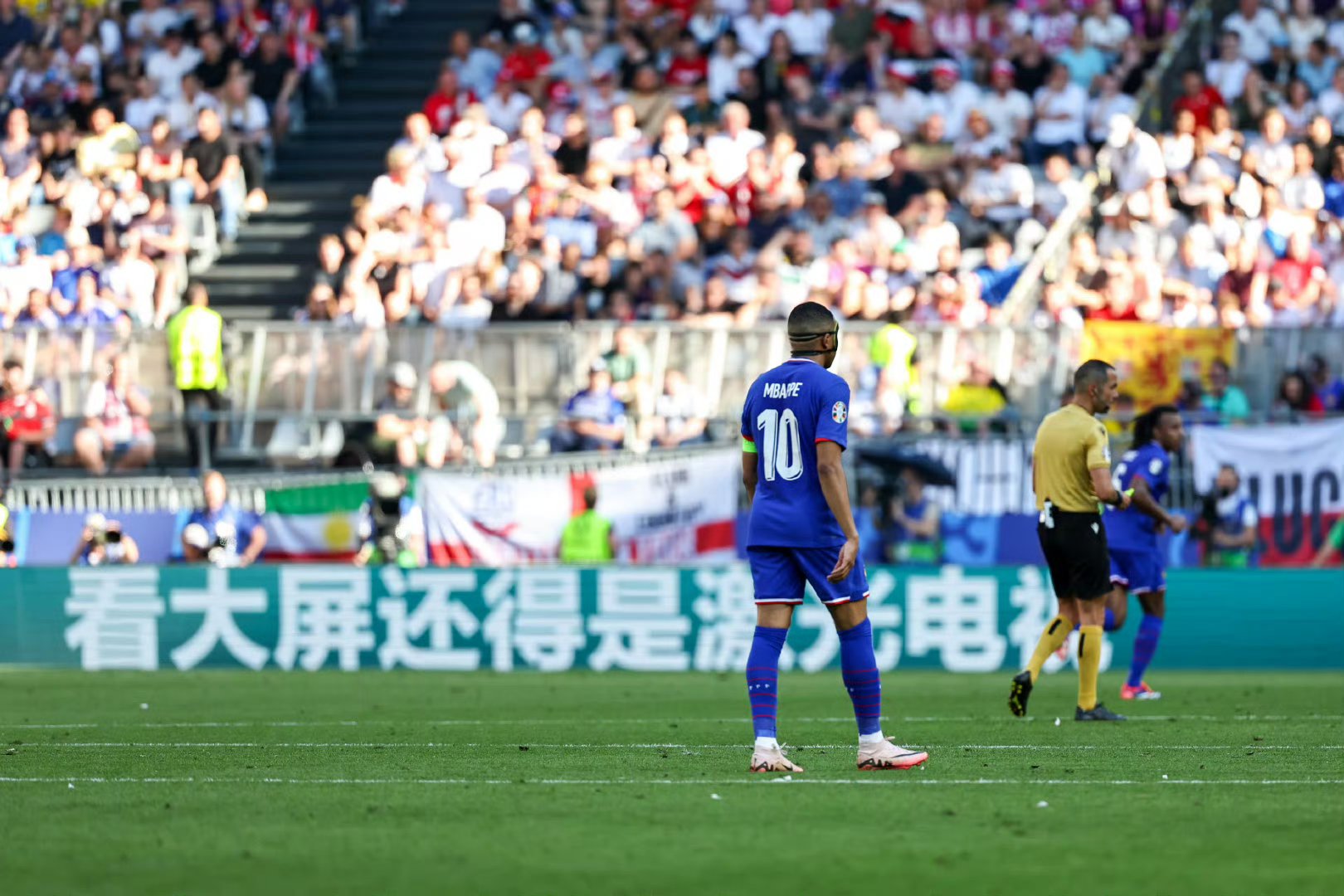 法国战胜波兰，实现小组赛目标