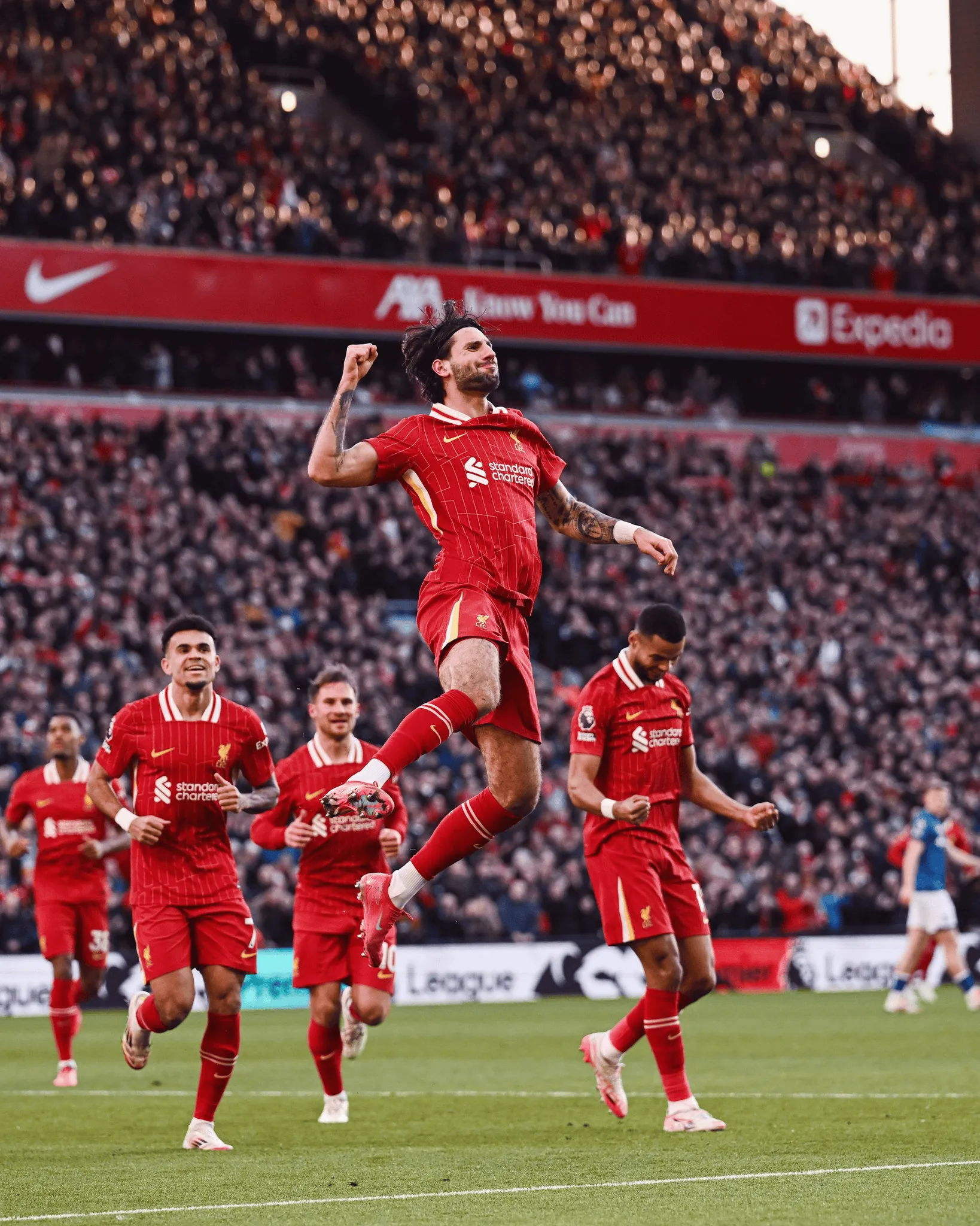 九游体育官方入口-包含利物浦客场-力克伯恩利，领跑位置更加牢固的词条