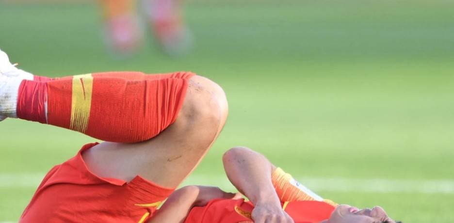 重伤球员康复艰难，坚持训练备战