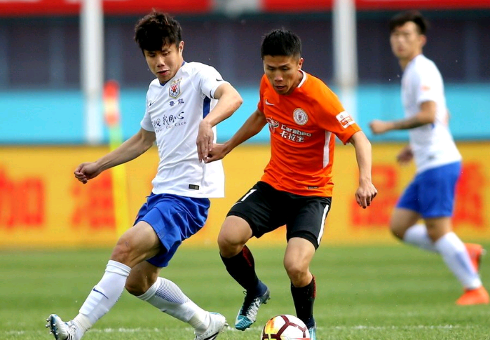 上港主场不敌重庆，遭遇两连败的简单介绍