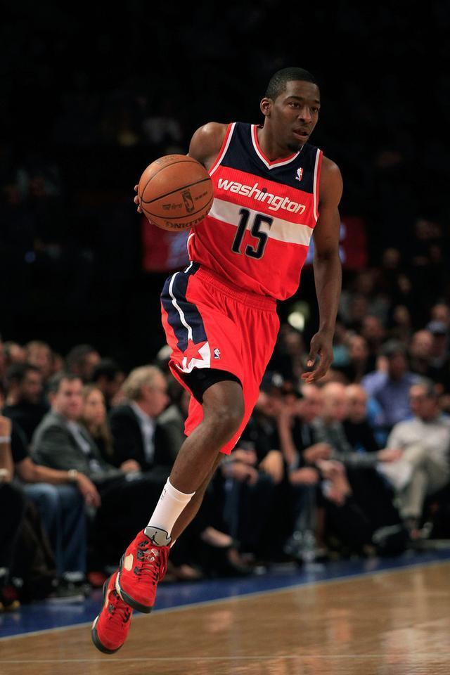 九游体育app-马刺队发布新球衣设计，致敬传奇球员帕克！