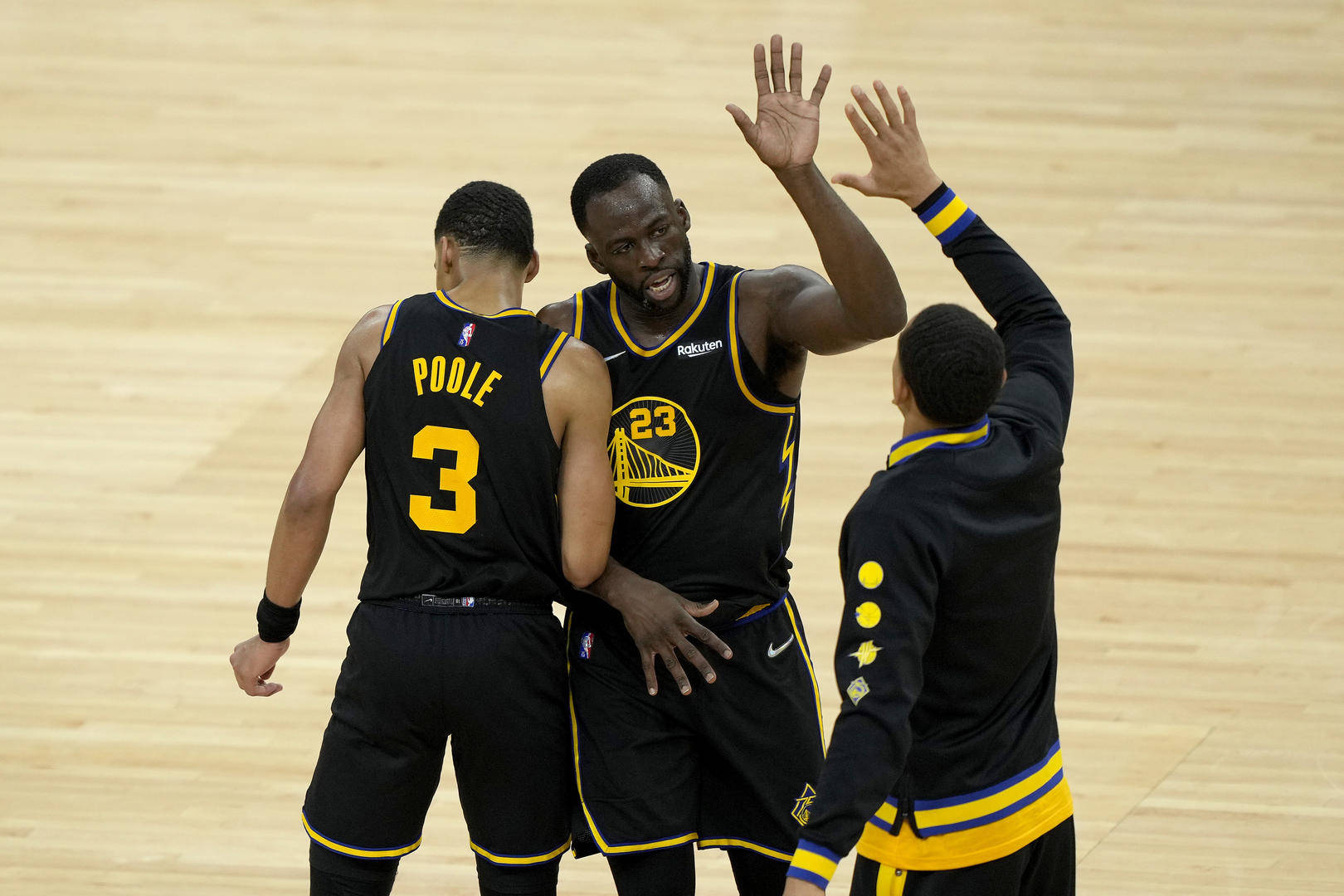 九游体育-篮星遭遇巴克利，勇士遭连败