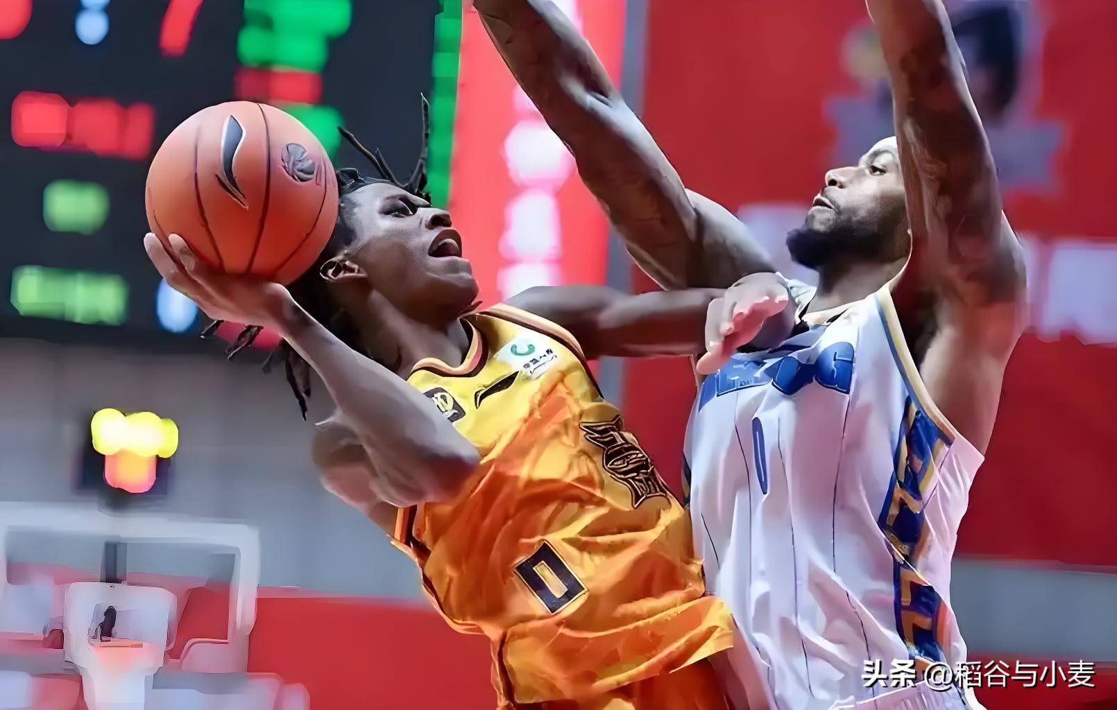 外援球员在比赛中打出高效表现