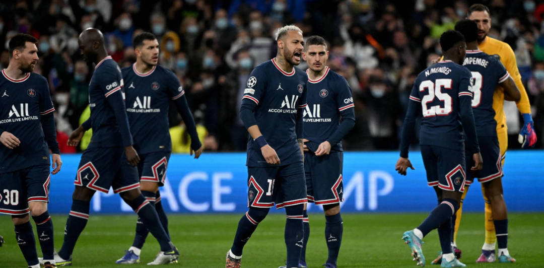 包含南特主场不敌巴黎圣日耳曼，继续排名垫底的词条