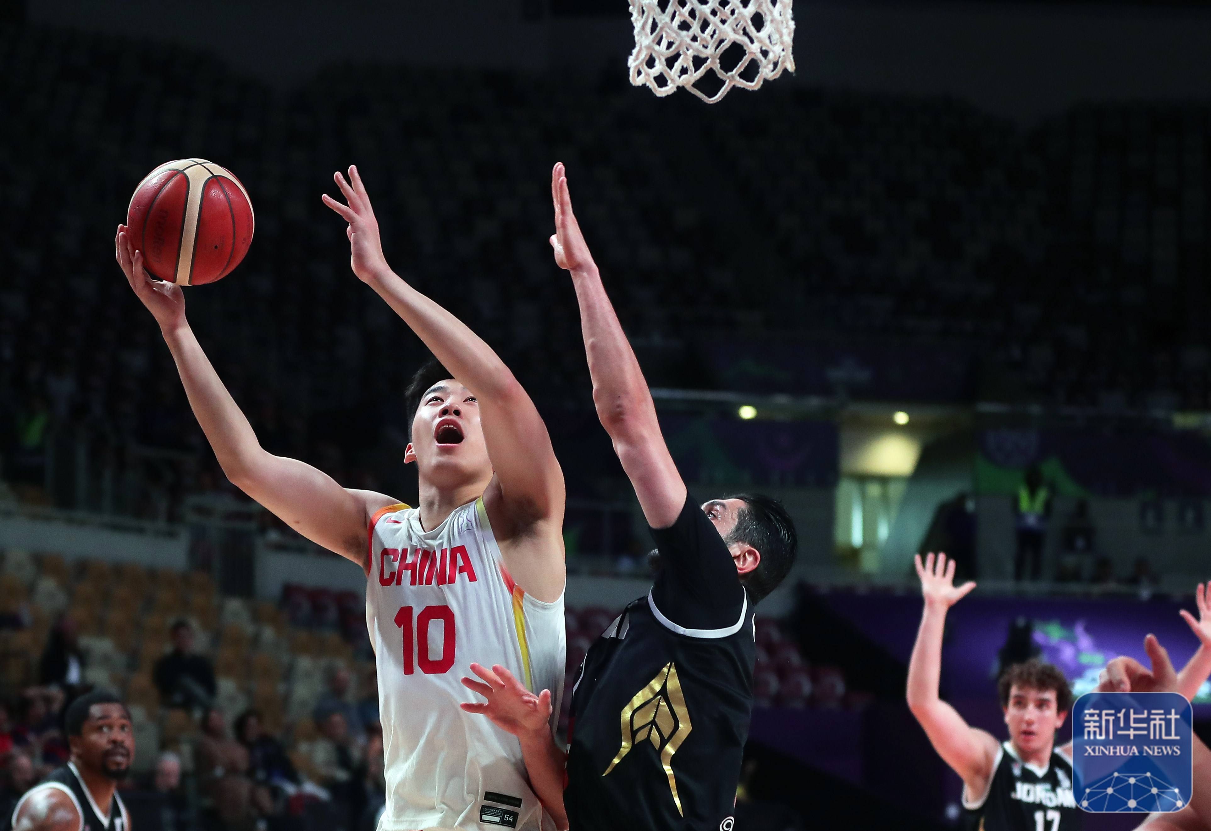 包含非洲新秀在国际篮联表现出色，星途无限的词条